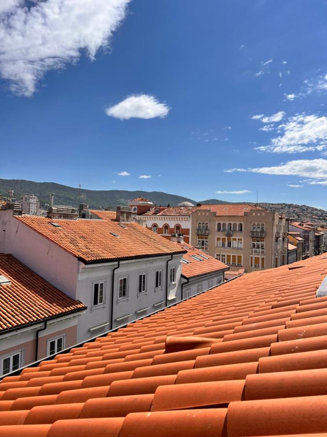Appartement Mansarda Mazzini à Trieste Extérieur photo