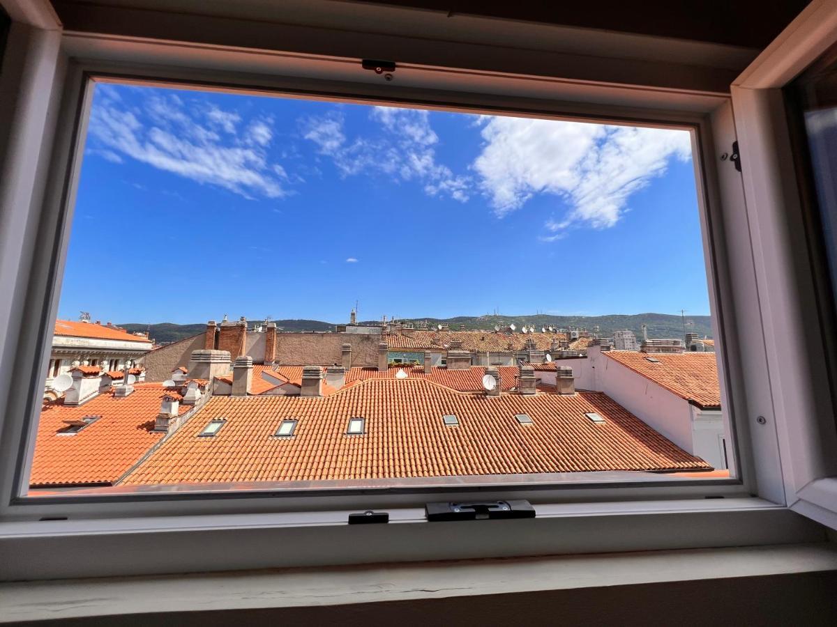 Appartement Mansarda Mazzini à Trieste Extérieur photo