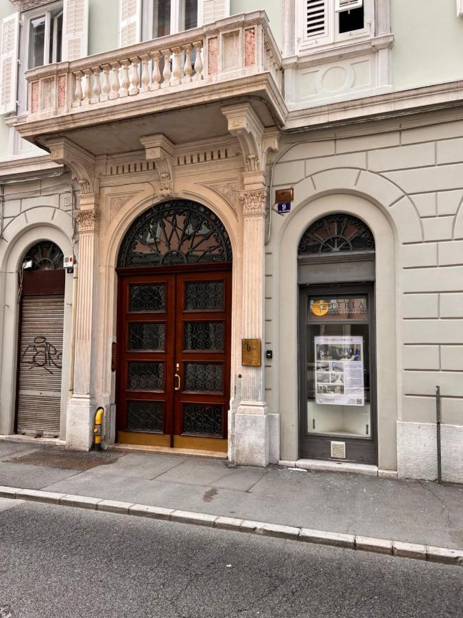 Appartement Mansarda Mazzini à Trieste Extérieur photo