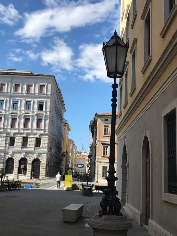 Appartement Mansarda Mazzini à Trieste Extérieur photo
